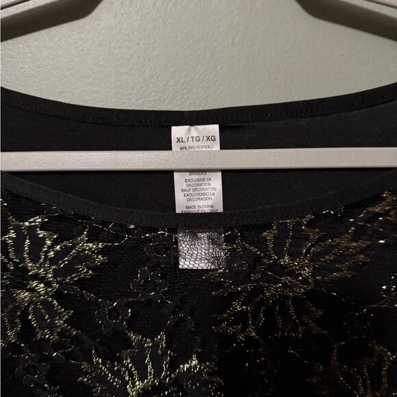Avon Short Sleeve Black With Gold Sparkly Flowy Top Women's Size XL - Picture 3 of 4
